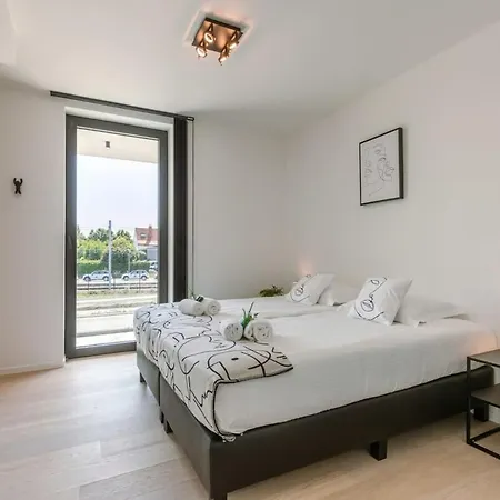New, Luxurious And Modern With Private Parking コクセッド